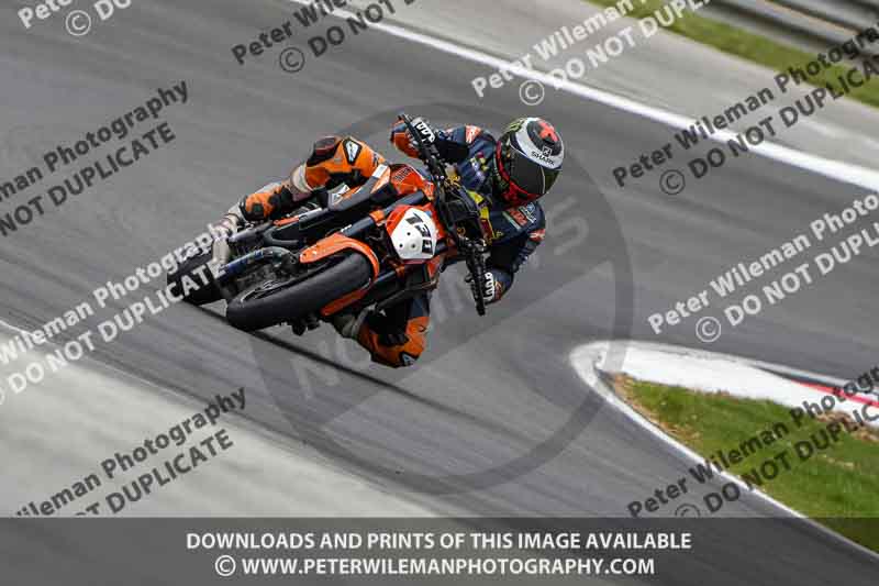 cadwell no limits trackday;cadwell park;cadwell park photographs;cadwell trackday photographs;enduro digital images;event digital images;eventdigitalimages;navarra;no limits trackdays;peter wileman photography;racing digital images;trackday digital images;trackday photos